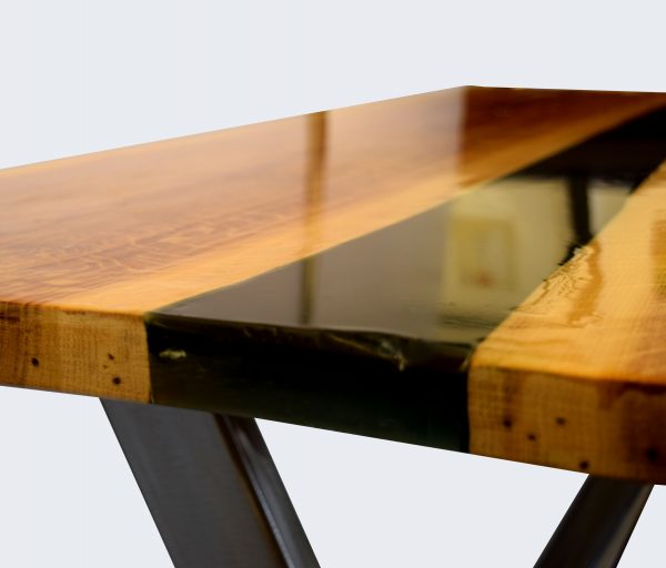 TAVOLO IN ROVERE CON INSERTO IN RESINA - immagine 2