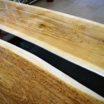 TAVOLO IN ROVERE CON INSERTO IN RESINA - immagine 4